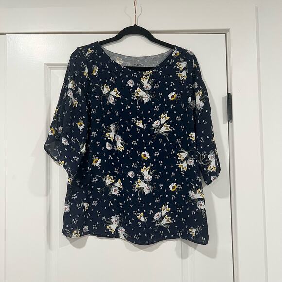 Loft Women's Navy‎ Ruffled Short Sleeve Blouse with Floral Pattern Size Medium - Picture 1 of 8